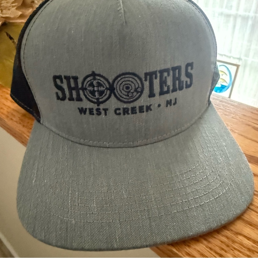 NWOT Shooters trucker hat one size